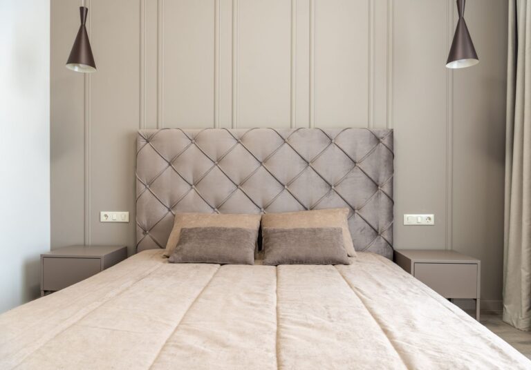 Tête de lit chambre adulte : quelle hauteur et quelle largeur